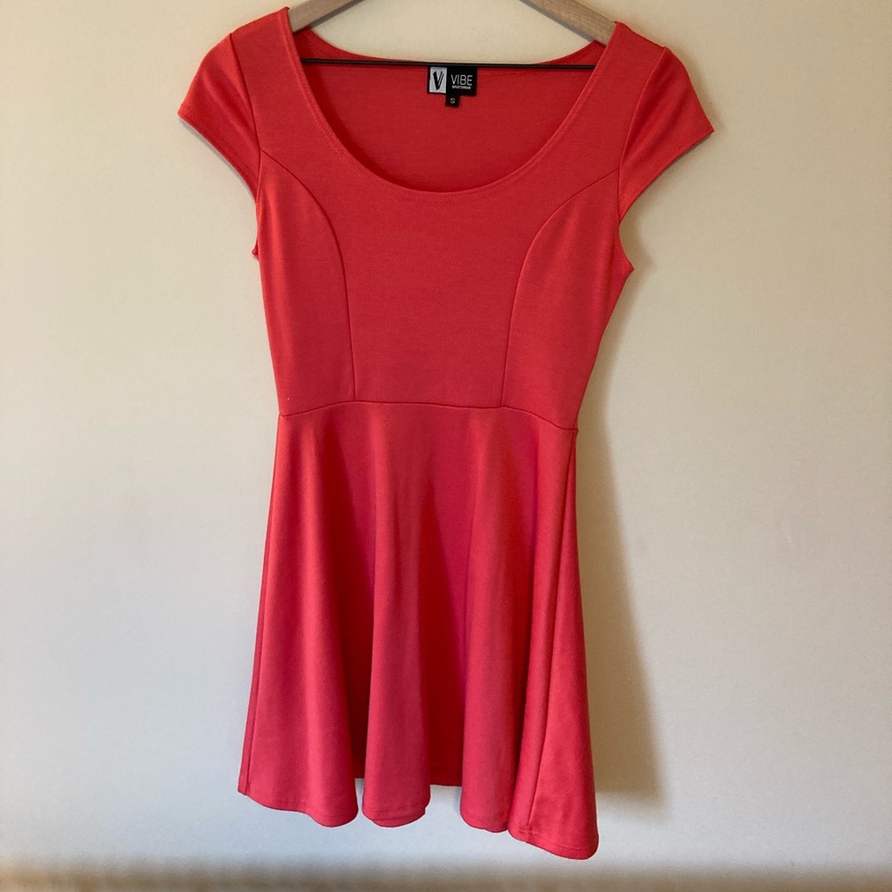 Vibe Short Coral Fit n Flair Dress S